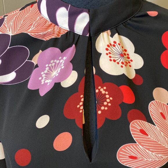 Z Ann Taylor Women’s Small Blouse Floral Long Sleeve Neck Clasp Slit Cuff Ties - Picture 2 of 8